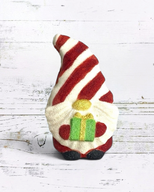 Gnome Bath Bomb - Holding Present 1