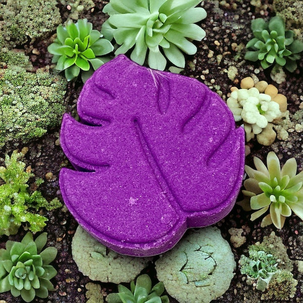 Blackberry Magnolia Leaf Bath Bomb - Calla Lily Cosmetics + CL kids