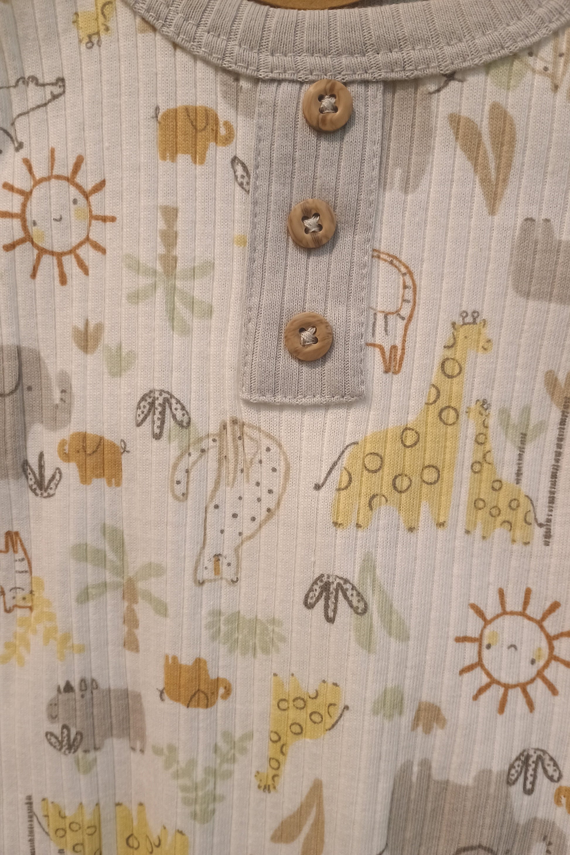 Shirt with animals