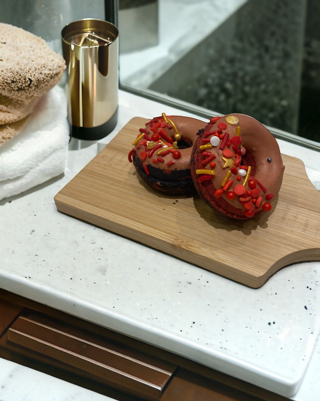 Donut Bath Bomb - Dragon's Blood - Calla Lily Cosmetics + CL kids