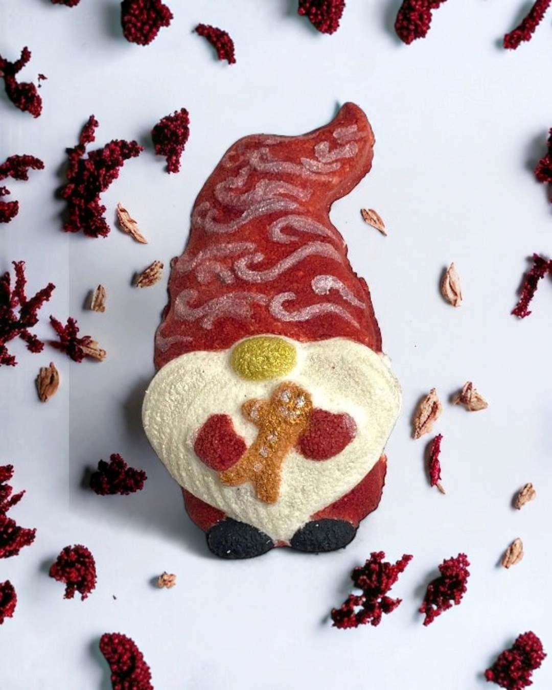 Gnome Bath Bomb - Gnome Holding Gingerbread Man